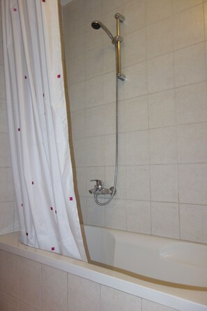 Free toiletries, hair dryer