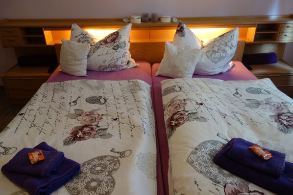 Schreibtisch, kostenloses WLAN