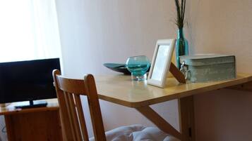 Basic Single Room, Shared Bathroom (Skandinavisches Zimmer) | Room amenity