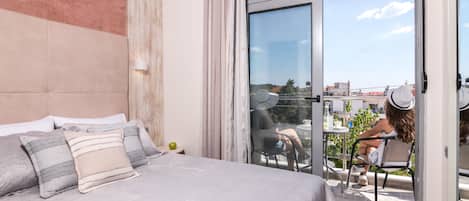 تجهيزات عازلة للصوت وواي فاي مجانًا وملاءات أسرّة