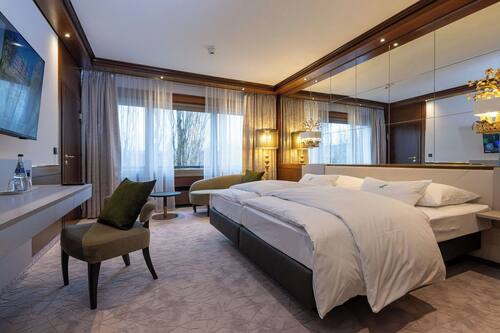 Hypo-allergenic bedding, in-room safe, individually decorated