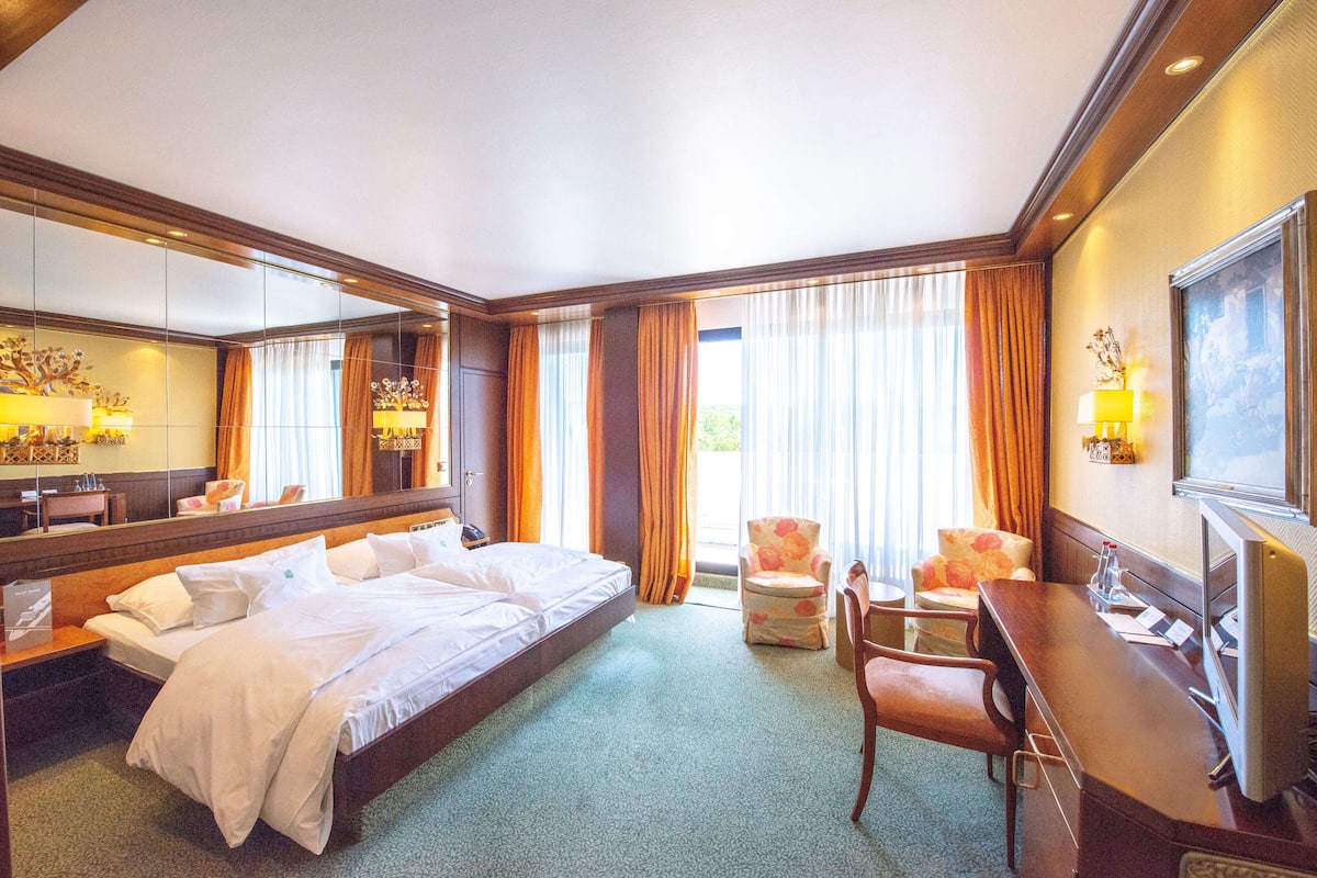 superior double room | hypo-allergenic bedding, in-room safe, individually decorated