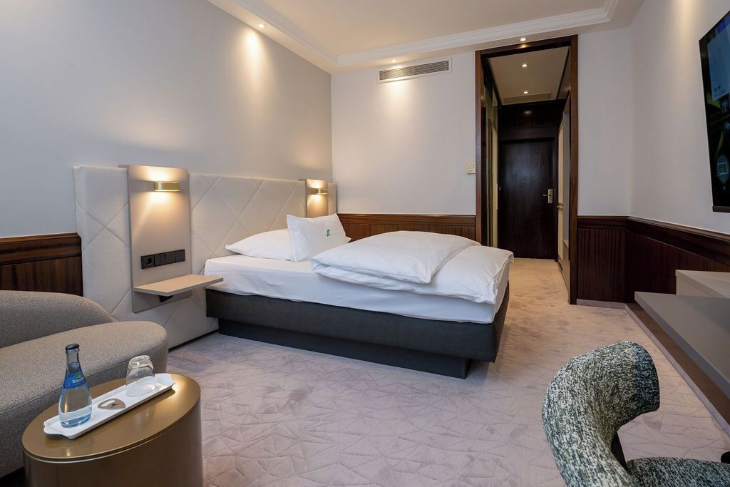 Allergikerbettwaren, Zimmersafe, individuell dekoriert