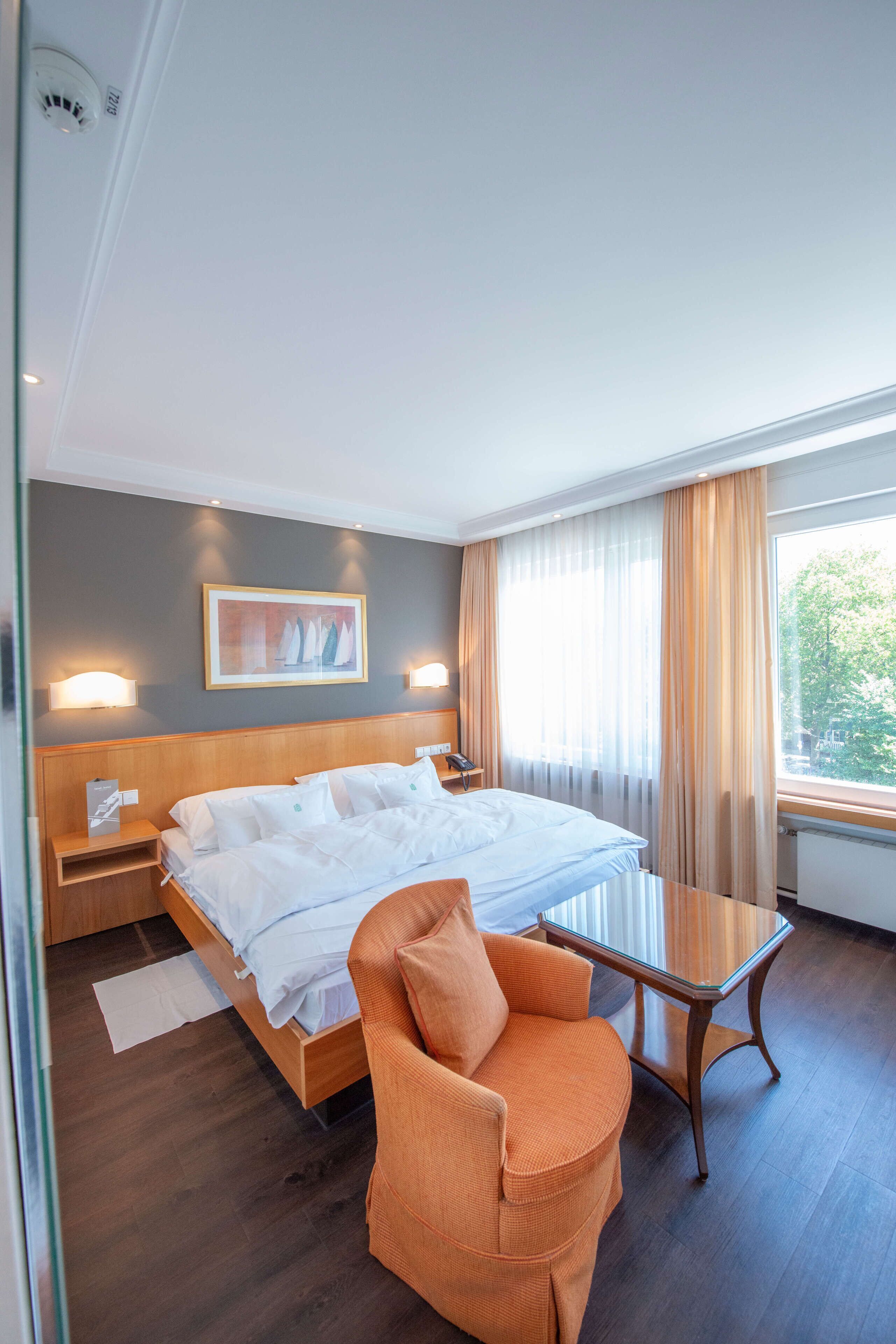 Hypo-allergenic bedding, in-room safe, individually decorated