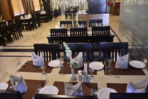 Bar (on property) - Ishanika Hotel (Lucknow)