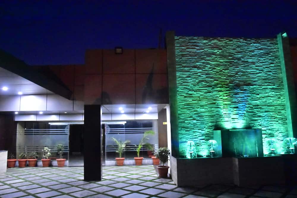 Ishanika Hotel