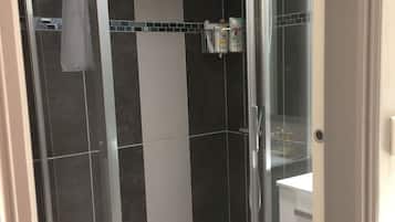 Familiekamer | Badkamer met douche