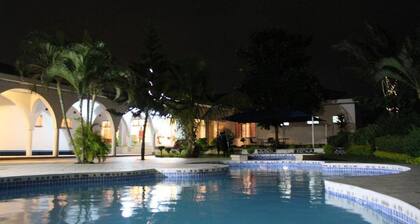 Blue Lagoon Lodge Blantyre