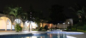 Blue Lagoon Lodge Blantyre