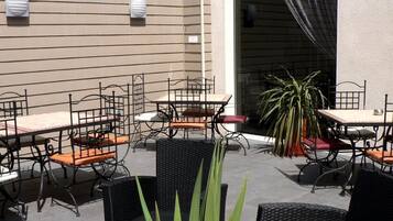 Daily buffet breakfast (EUR 9 per person)