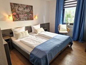 Bureau, rideaux occultants, lits bébé (en supplément), Wi-Fi gratuit