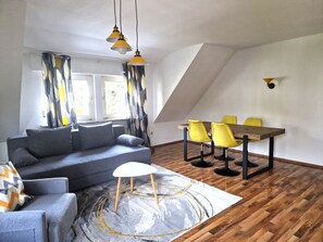 Business Apartment | Living area | Flat-screen TV - Hotel Engelskirchen (Engelskirchen)