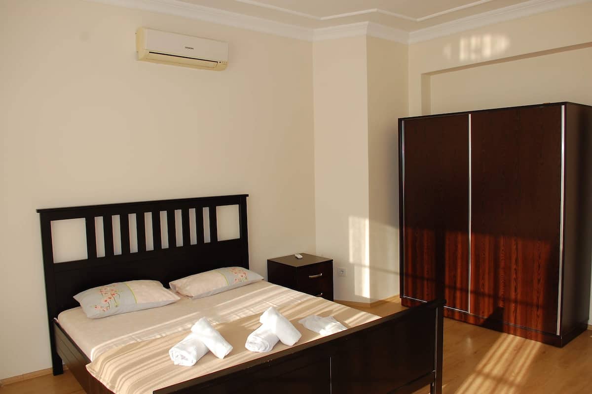 Premium Villa, 4 Bedrooms, Fireplace, Lake View