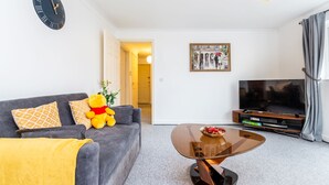 Apartment, 2 Bedrooms | Living room - HiikotsHomes - Purfleet (Purfleet)