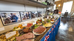 Daily continental breakfast (EUR 20 per person)