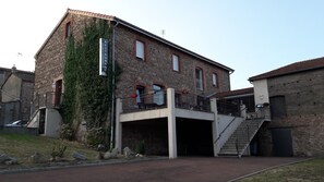 Bagian depan properti