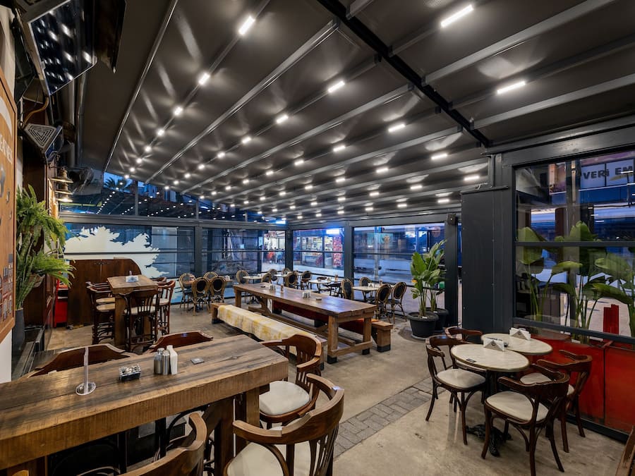 Breakfast, lunch and dinner served