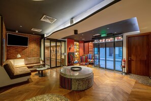 Lobby sitting area - HAY Hotel Alsancak (Izmir)