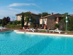 2 outdoor pools, pool umbrellas, sun loungers - Borgo il Villino (Casole d'Elsa)