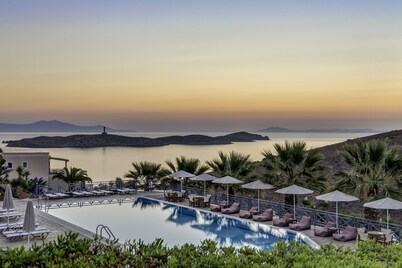 Sunrise Beach Suites