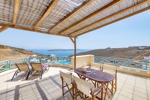 Superior Deluxe Suite, Sea View | Terrasse/Patio