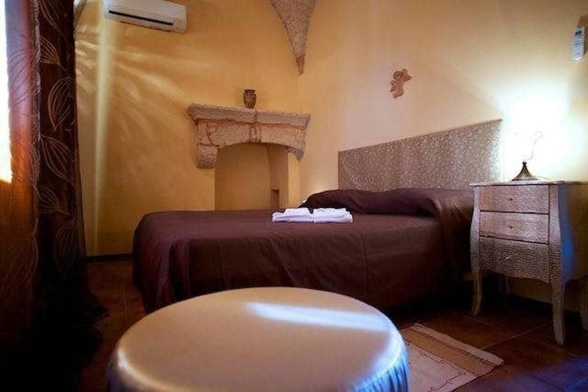Desk, iron/ironing board, rollaway beds, free WiFi