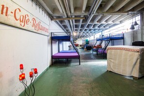 Økonomileilighet, flere senger, delt bad | Romfasilitet