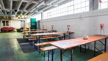 Appartement Ăconomique, plusieurs lits, salle de bains commune | Restauration dans la chambre