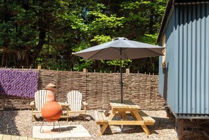 Caja de seguridad en la habitación, escritorio y cortinas blackout 