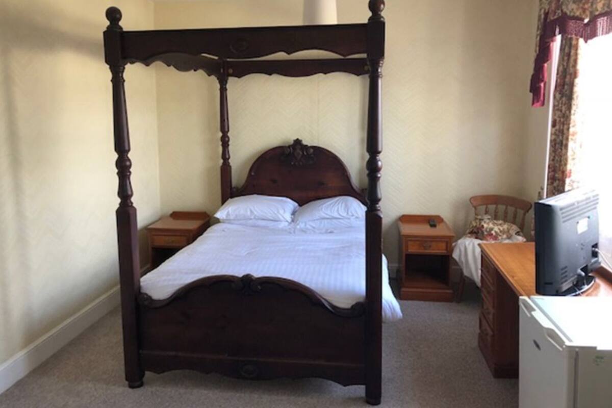 Individually decorated, individually furnished, desk, bed sheets