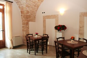 Tägliches inbegriffenes einheimisches Frühstück