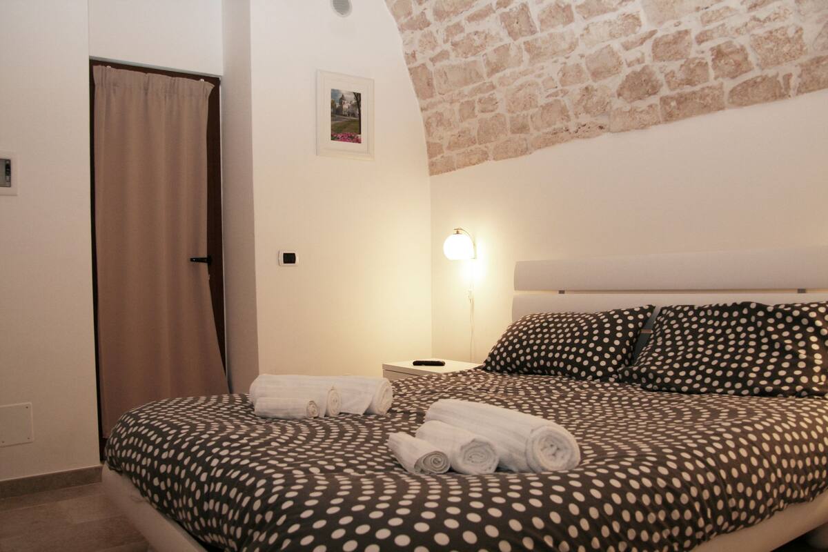 Minibar, cots/infant beds, free WiFi, bed sheets