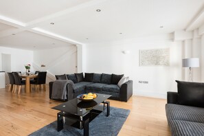 Apartment, Non Smoking (9993) | 2 bedrooms, premium bedding, soundproofing, iron/ironing board - Platinum Apartment next to London Bridge 9995 (London)