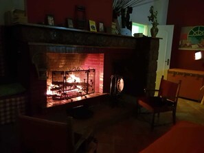 Hus, 2 soverom | Oppholdsområde | Flatskjerm-TV