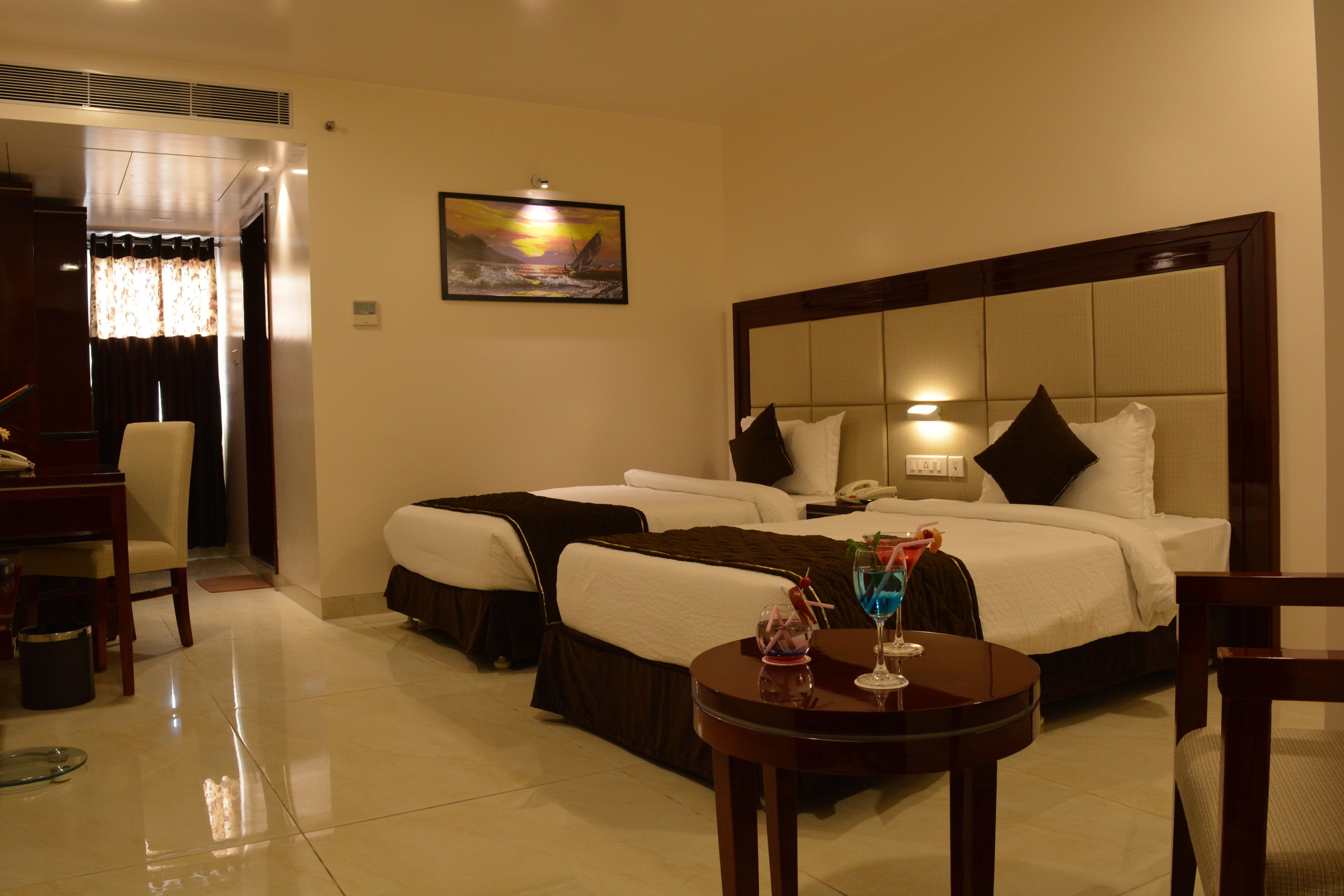 Premium Room, Accessible | Minibar, in-room safe, individually decorated, individually furnished
