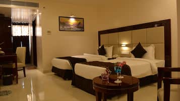 Kamar Premium, akses difabel | Minibar, brankas, dan didekorasi berbeda-beda