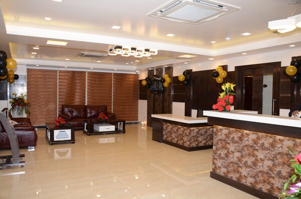 Lobby lounge