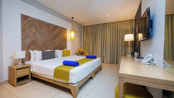 Frette Italian sheets, premium bedding, minibar, in-room safe