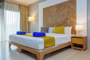 Double Room, Non Smoking, Pool View (Upper Floor) | Frette Italian sheets, premium bedding, minibar, in-room safe - African Princess Beach Hotel (Serrekunda)
