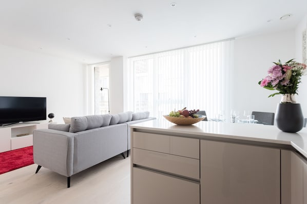 Apartment, 2 Bedrooms, Non Smoking | Living area