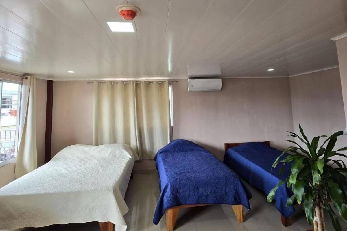 Kamar Quadruple Keluarga | Wi-Fi gratis dan seprai linen