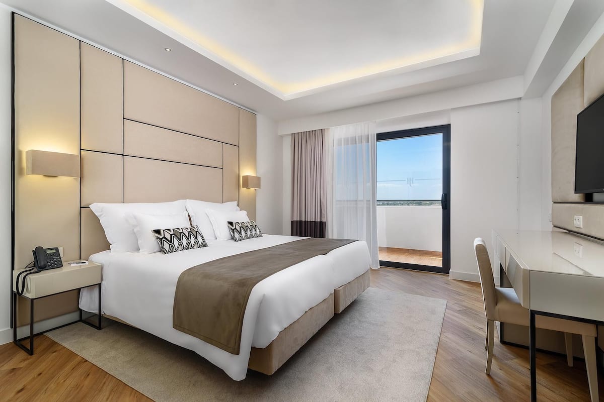 1 bedroom, minibar, in-room safe, desk