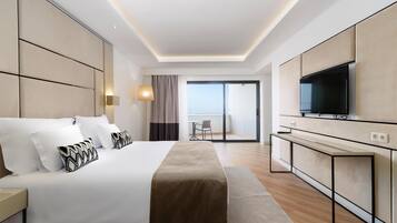 Minibar, in-room safe, desk, laptop workspace