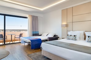 1 chambre, minibar, coffres-forts dans les chambres, bureau