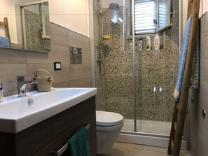Villa, 3 Schlafzimmer | Badezimmer | Dusche, Bidet, Handtücher