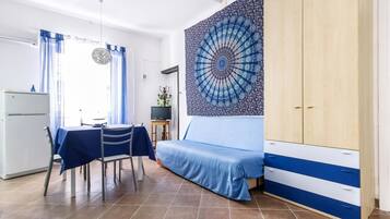 Apartment, 1 Bedroom, Ground Floor | Living area