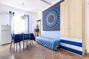 Appartement, 1 chambre, rez-de-chaussée | Coin séjour
