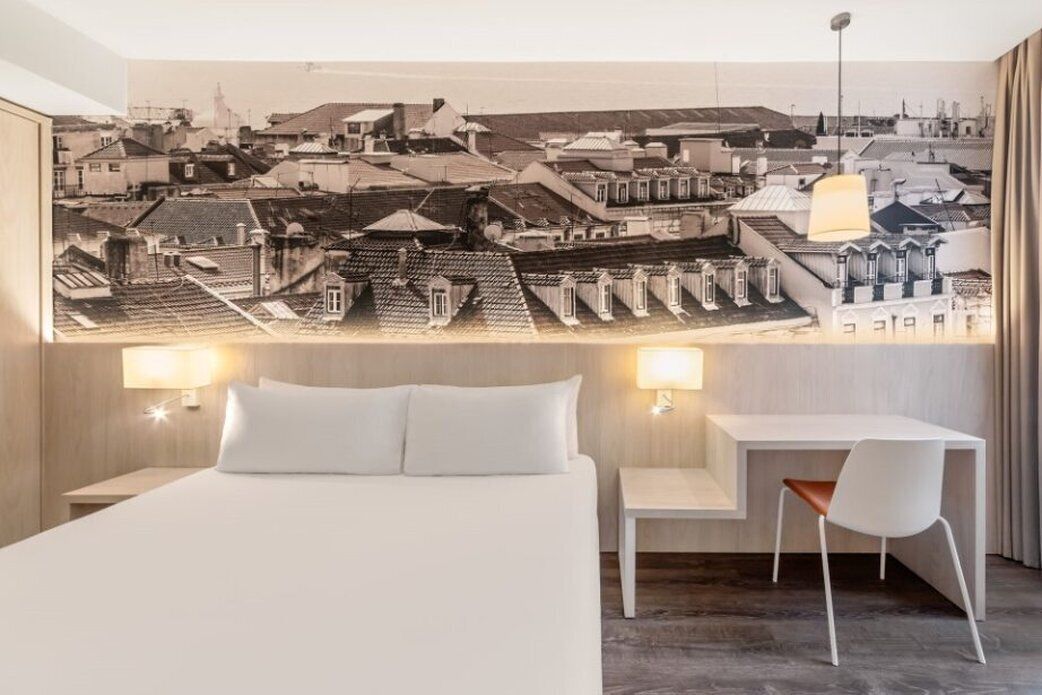 superior double room | minibar, in-room safe, desk, soundproofing