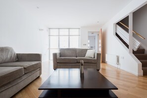 Apartment, 2 Bedrooms, Non Smoking | Living room