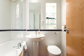 อพาร์ทเมนท์, 2 ห้องนอน, ปลอดบุหรี่ | ห้องน้ำ | ของใช้ในห้องน้ำฟรี, ไดร์เป่าผม, ผ้าเช็ดตัว